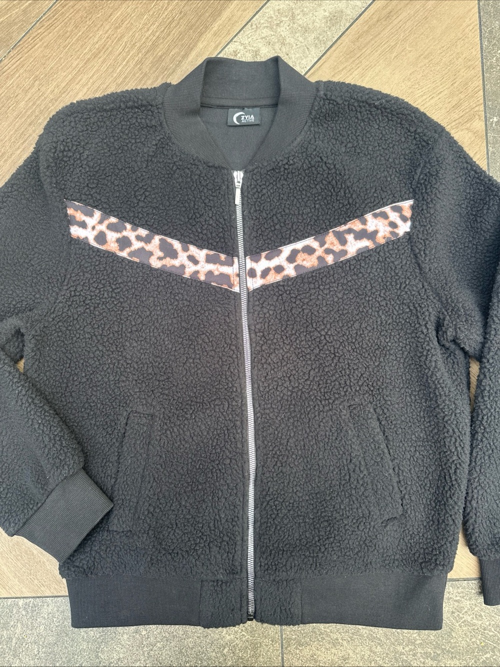 Zyia Active Women’s Leopard Black Sherpa Fleece Full Zip Jacket Size M
